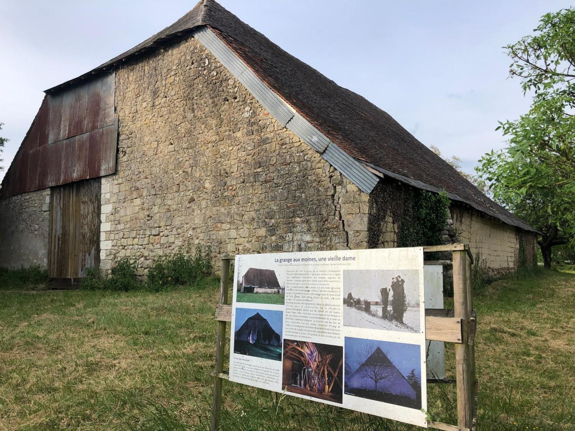 Une Maison, Un Jardin Berthenay Εξωτερικό φωτογραφία