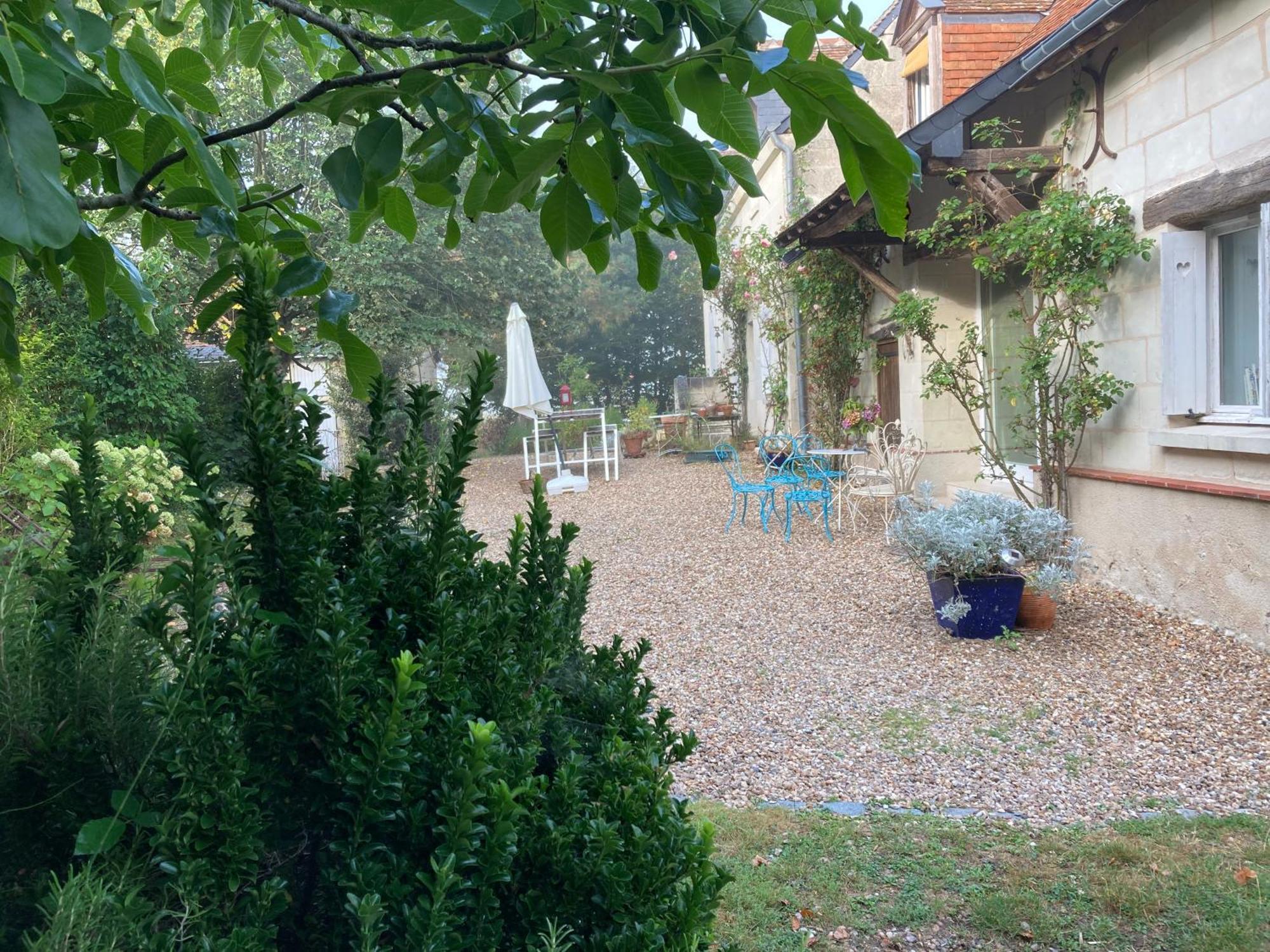 Une Maison, Un Jardin Berthenay Εξωτερικό φωτογραφία